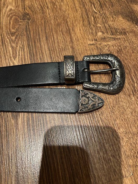 Чорний шкіряний пояс