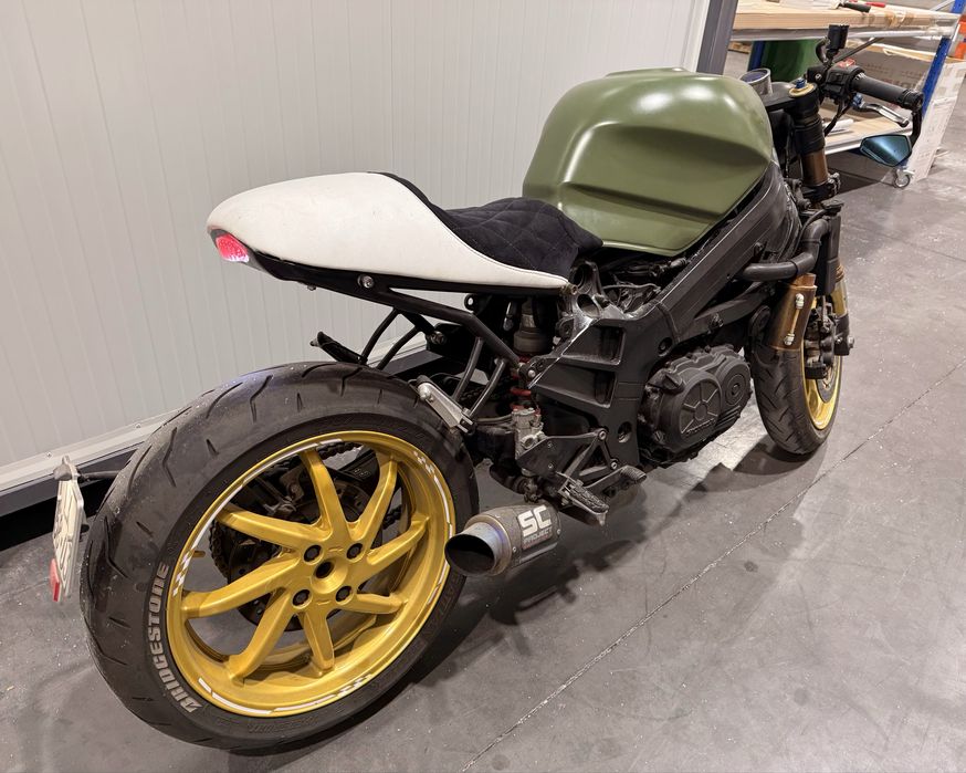 Cafe Race Honda VFR 750 RC36 - Troco por VESPA