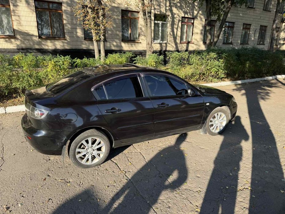 Продам автомобиль Mazda 3