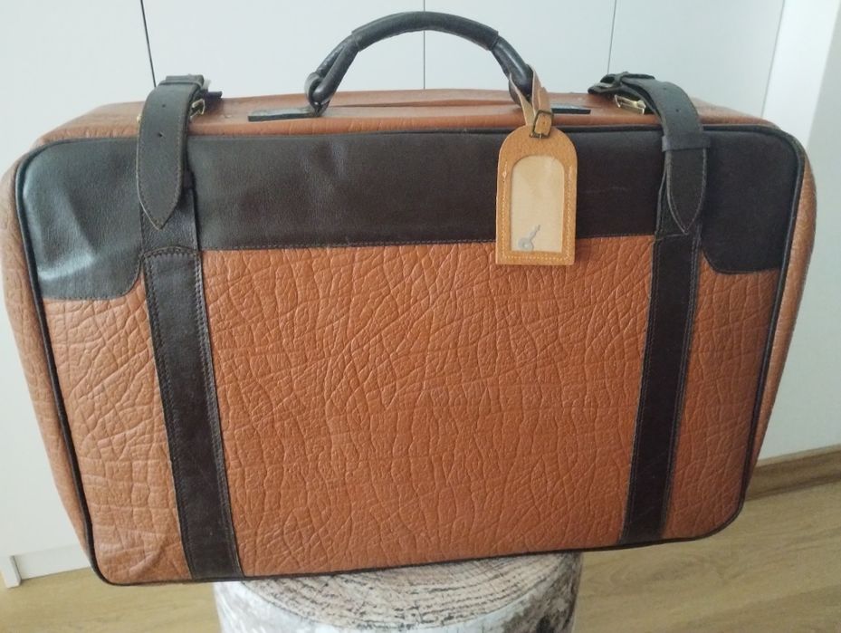 Walizka 1980 r. Skórzana
