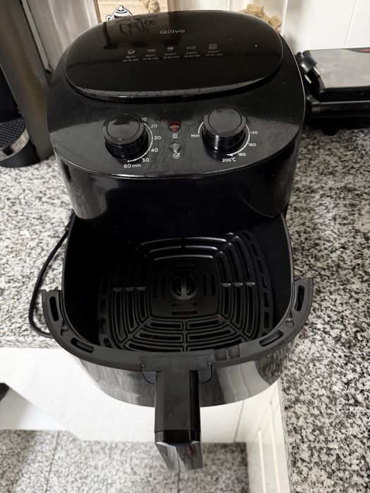 Vendo air fryer em excelente estado