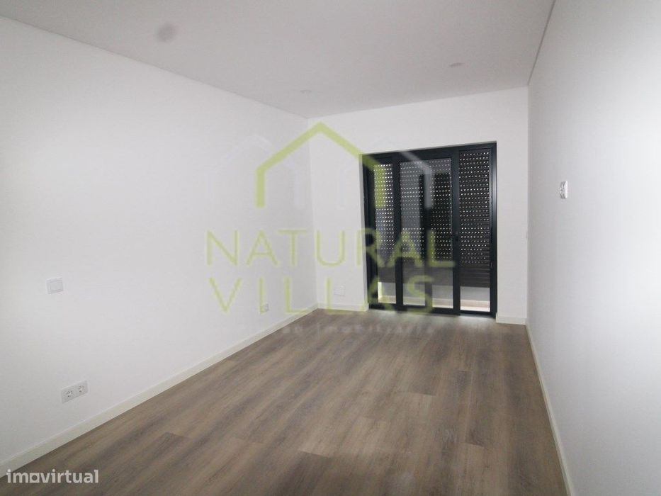 Penthouse T2 Nova com Terraço Privativo e Vista Panorâmica em Faro