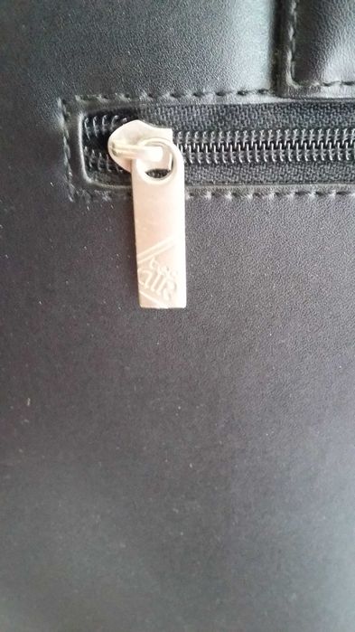 mala toda em couro para executivos