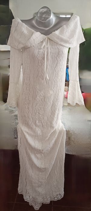 Vestido comprido em renda