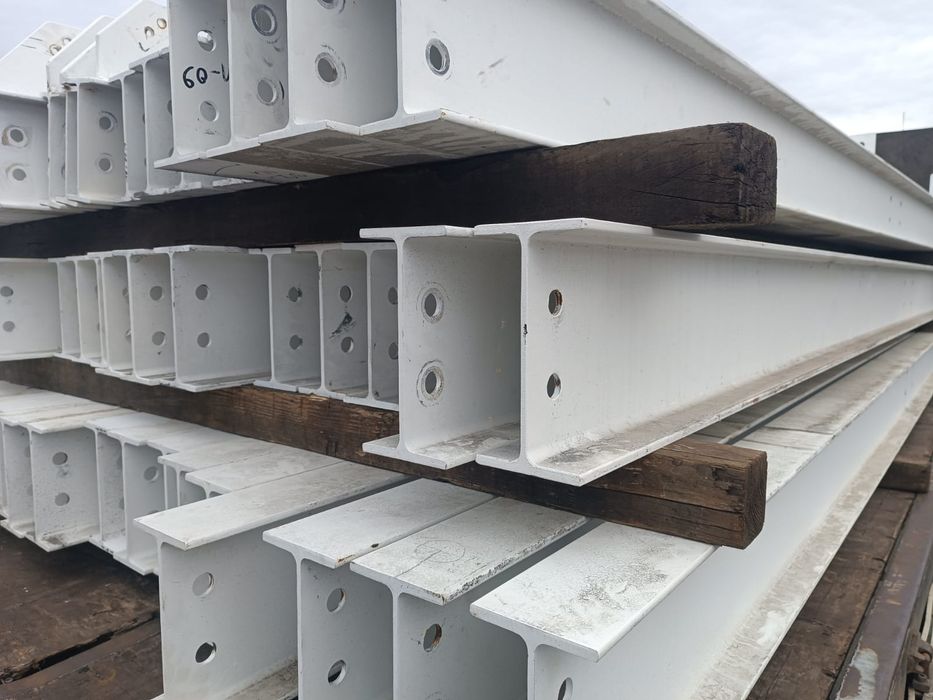 Dwuteownik stalowy, malowany proszkowo 200x100, 4,68m, podpora, słup,