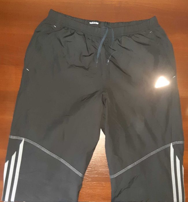 Adidas, czarne z białymi dodatkami, climaproof