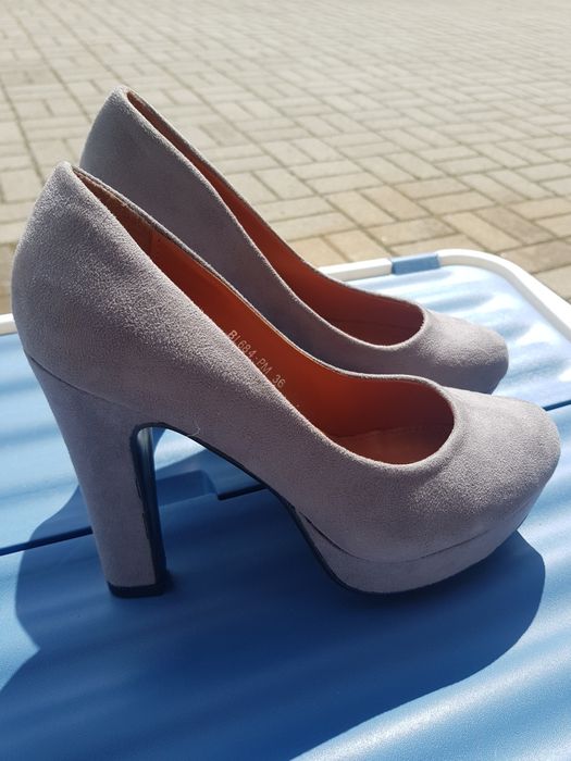 Buty na obcasie NOWE 36