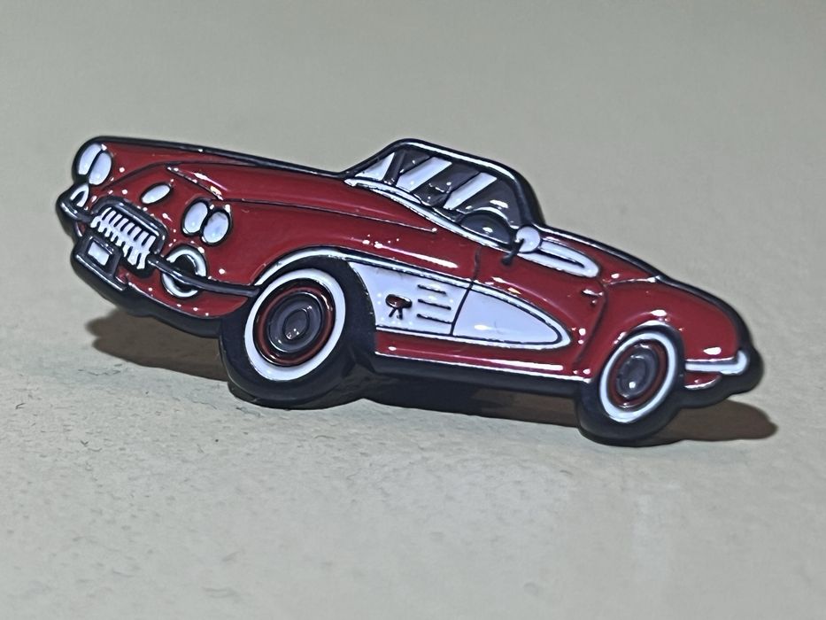 Przypinka corvette bardzo ładna