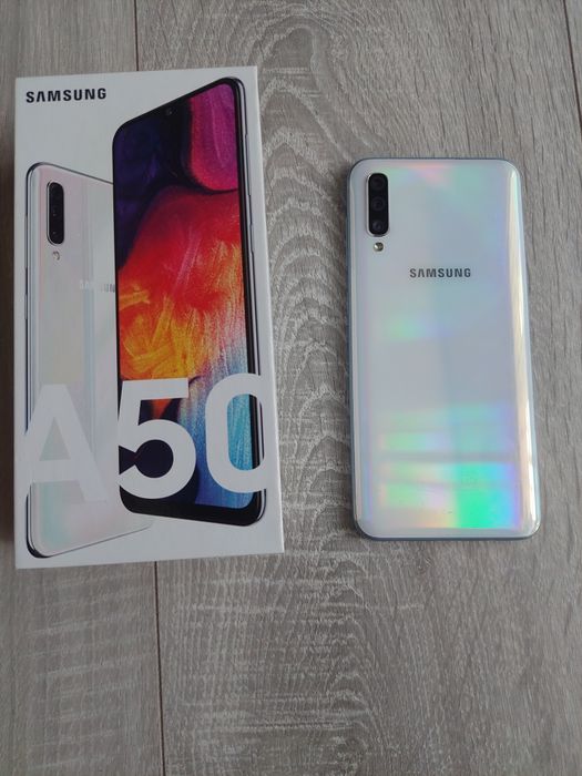 Смартфон Samsung A50