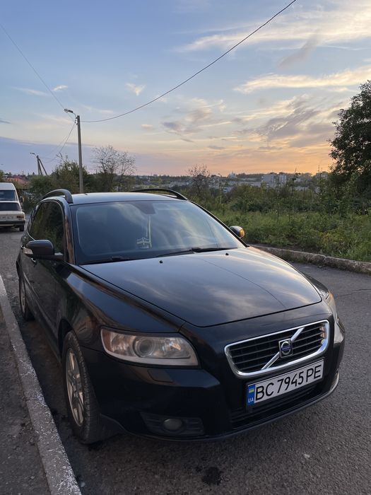 Продам автомобіль Volvo v50