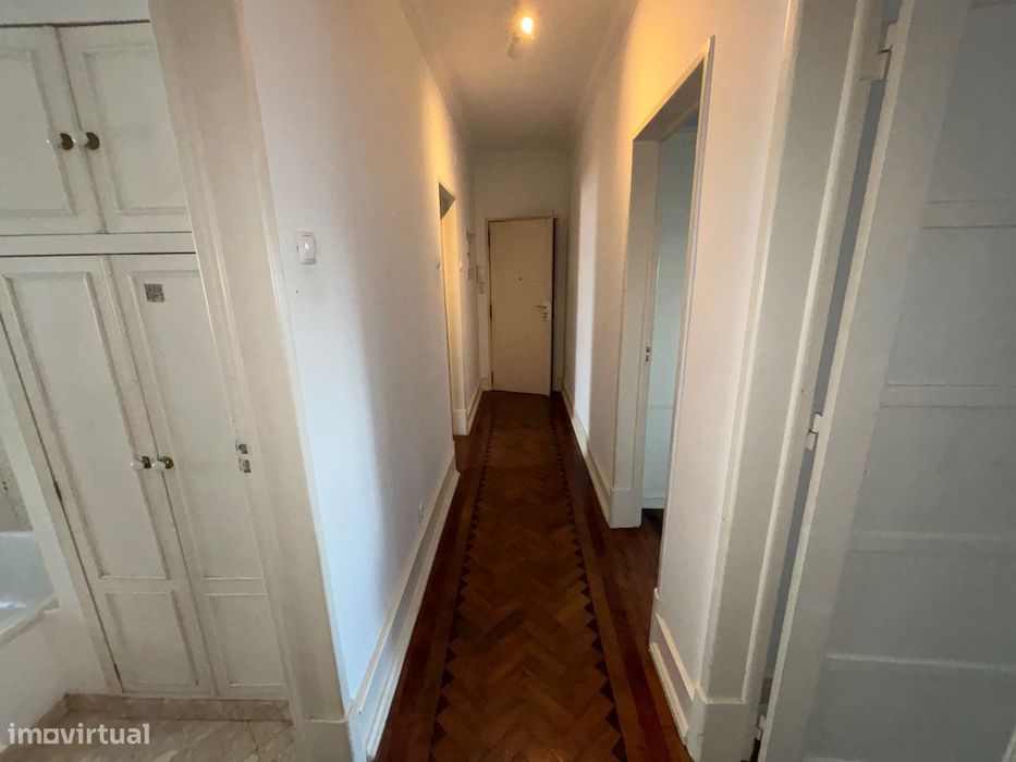 Apartamento T2  com elevador, Parque Eduardo VII