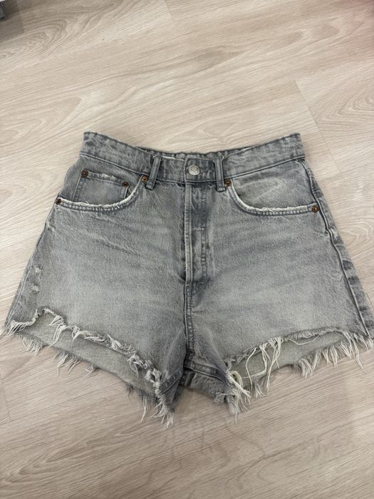 Жіночі шорти zara