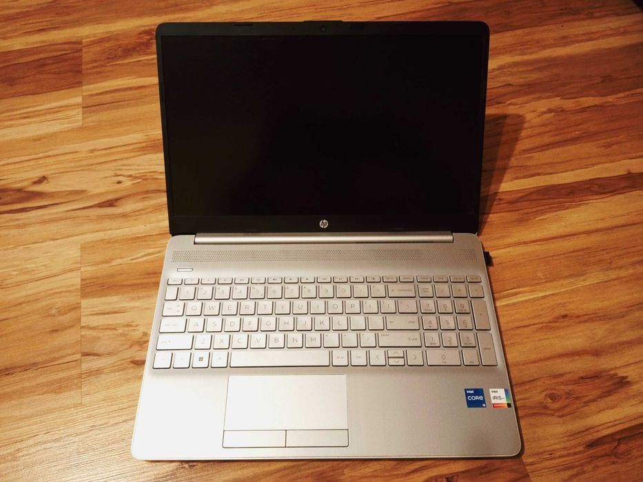 Laptop HP i5-1135 G7 8x2,4 8GB RAM SSD 512GB Win11 15,6 -Jak Nowy!