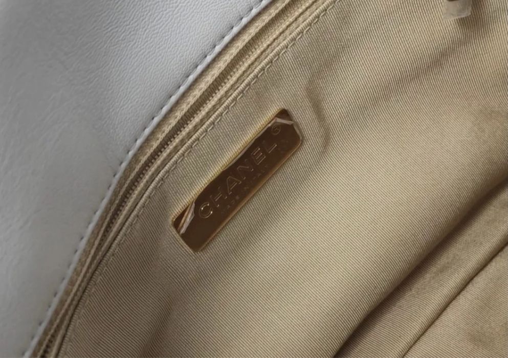 Chanel 19 оригинал