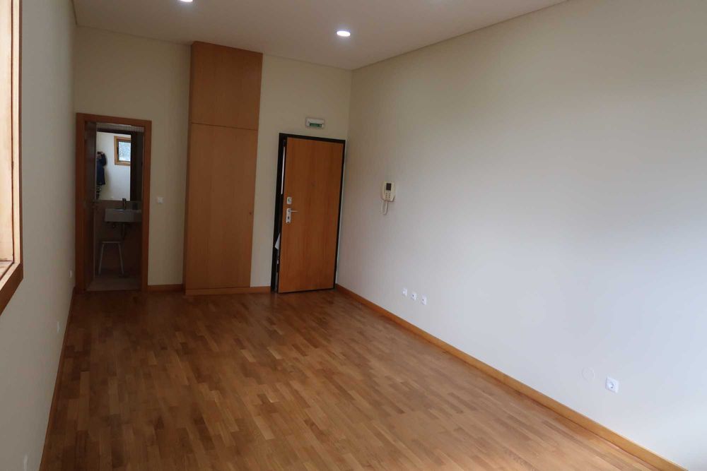 Arrenda-se Escritório Junto à Câmara Municipal Gondomar