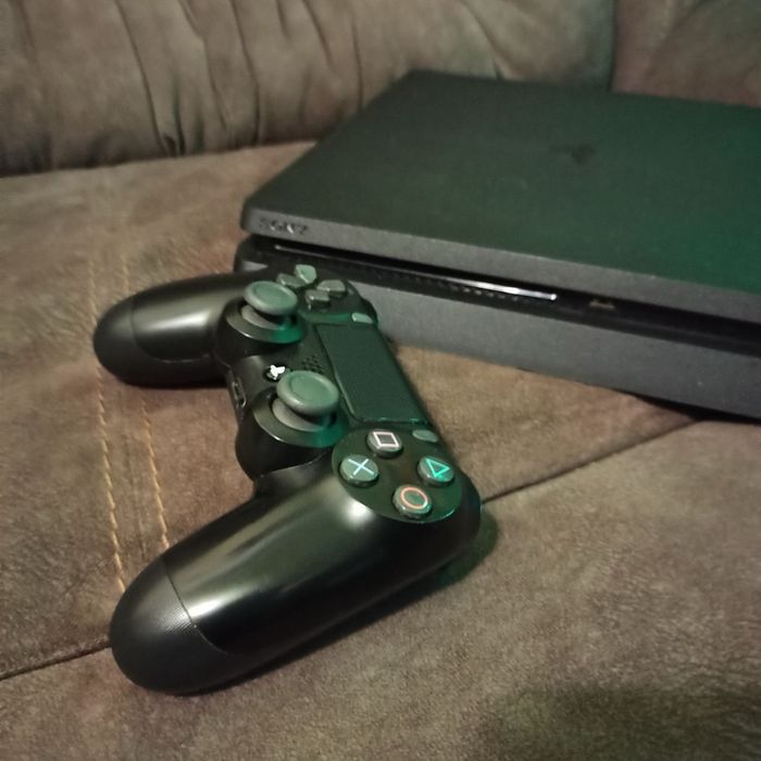 Продається PS4 Slim 1000 GB