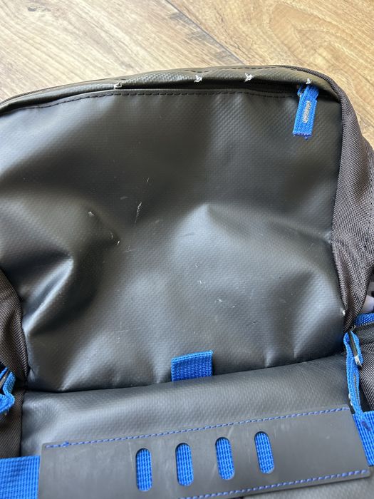 Pojemny czarny plecak hp na laptopa 15 cali, dobry do pracy