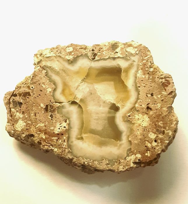 Agat jednostronnie częściowo polerowany