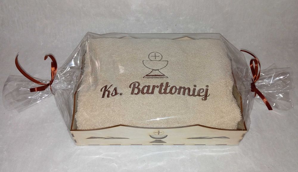 Ręcznik 100x50 550 Z Pudełkiem Haft Dla Osoby Duchownej Podziękowanie