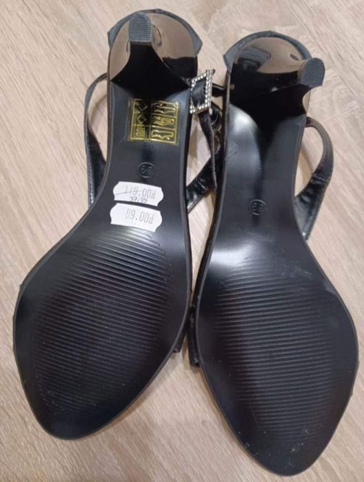 Szpilki z cekinami GOODIN, r. 39