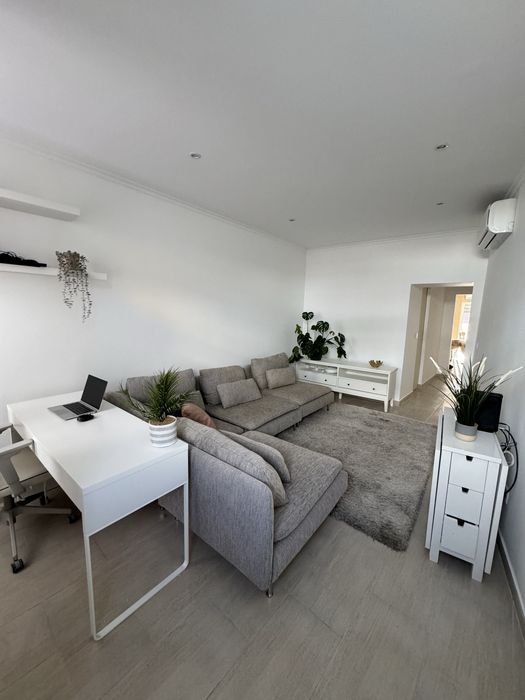 Sofá modular cinza IKEA