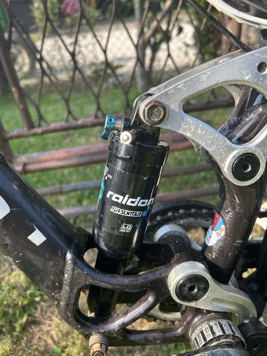 Rower MTB DH giant reign 1