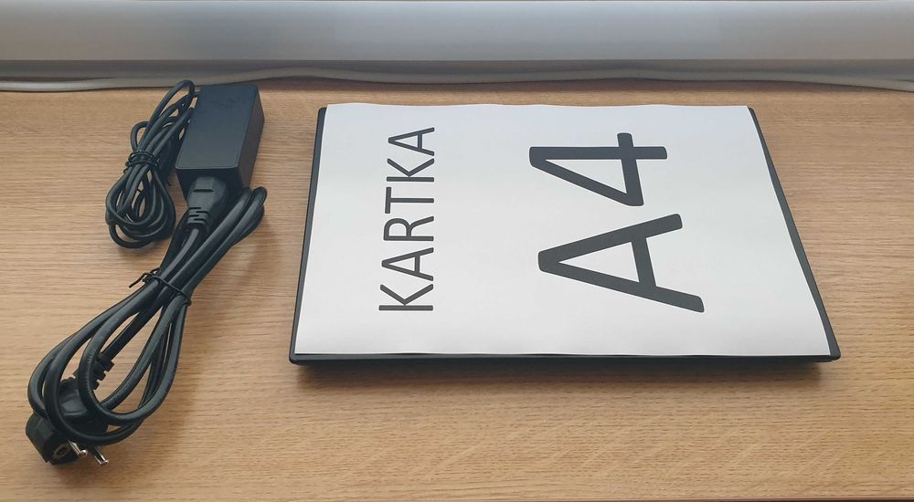 Mały A4-12" Metalowy Dotykowy Thinkpad 8th 256GB SSD Office Bater. 85%