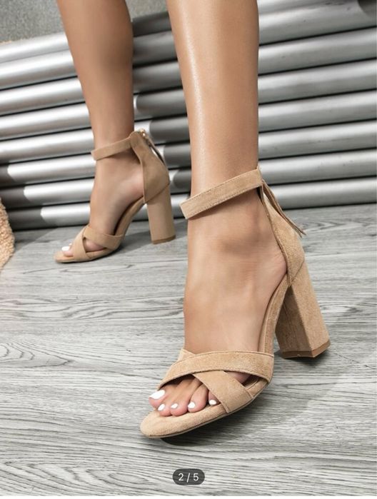 Sandálias Camel/bege 35