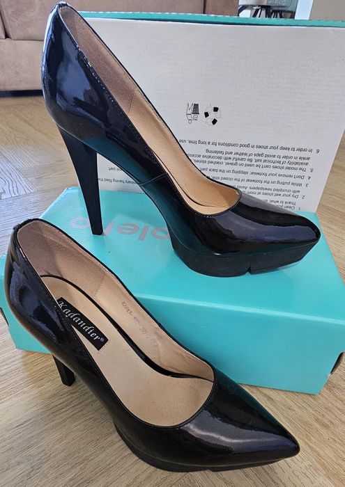 Жіночі туфлі на високих підборах