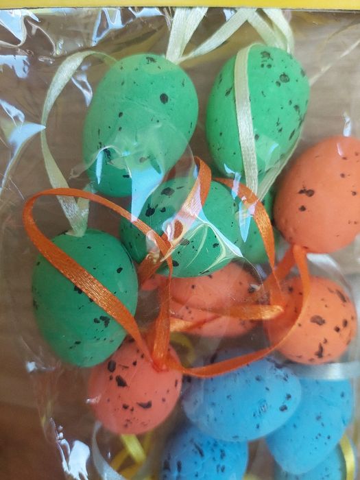 Jajka wielkanocne 18szt z zawieszką wys 3.5cm