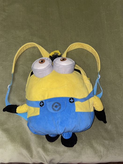 миньончик рюкзак