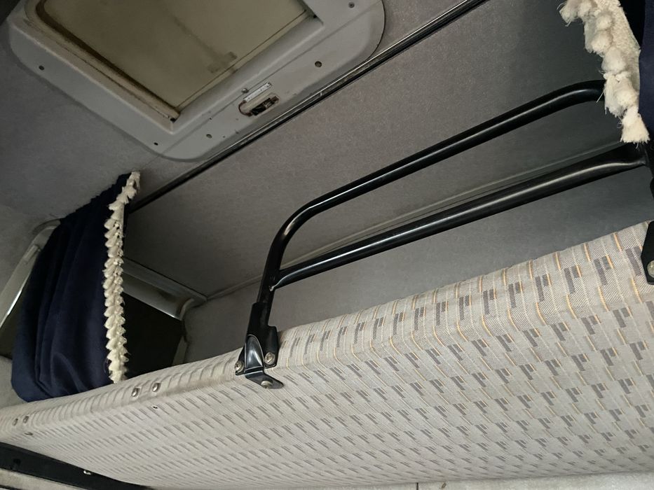 Вантажне авто MAN 19.463