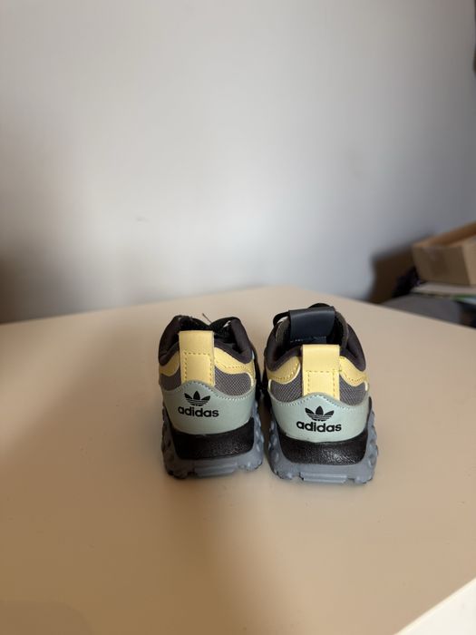 Obuwie dziecięce Adidas