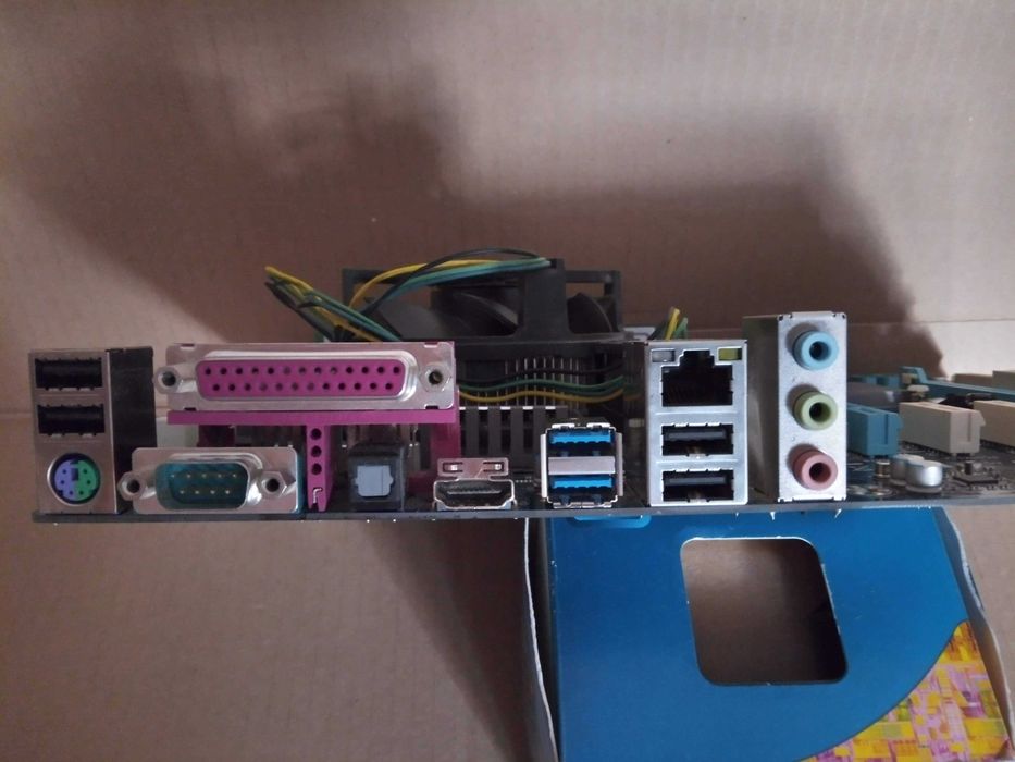 Мат. плата + процессор + ОЗУ = 3000 грн