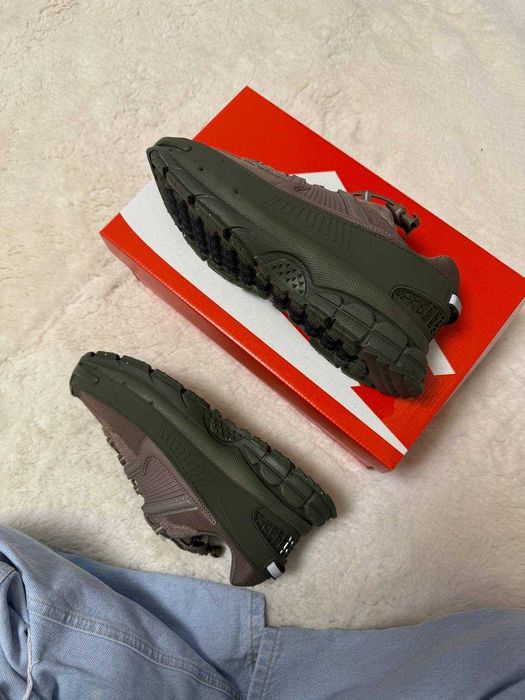 Кроссовки Nike Air Zoom Vomero Roam