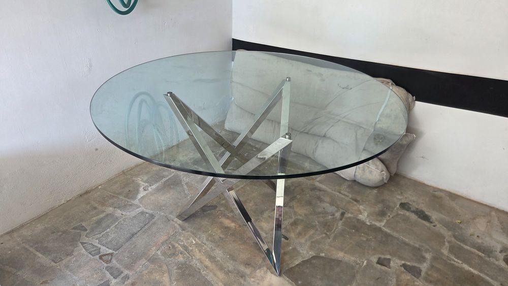 Mesa de vidro com 6 cadeiras