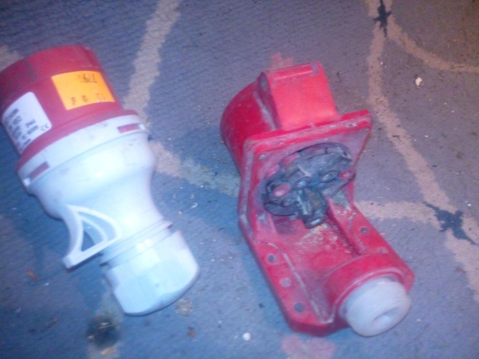 Wtyczka i gniazdo siłowe