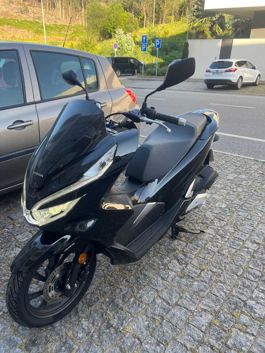 Honda PCX 125 - Como nova, apenas 2800kms