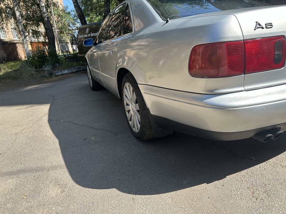 Продам авто в чудовому стані всі детальна по авто да телефоном