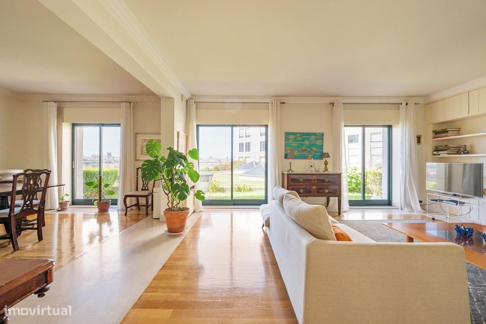 Duplex T3 com piscina, Graça, Lisboa