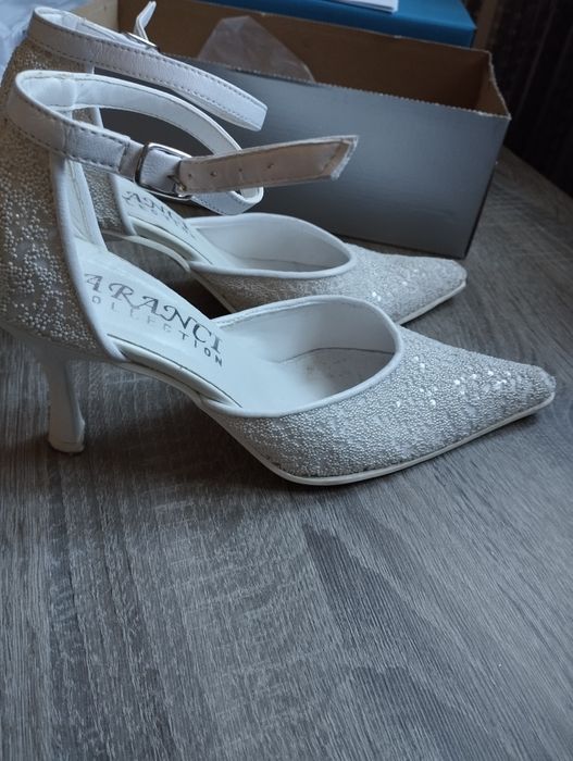 Buty ślubne na obcasie r. 35