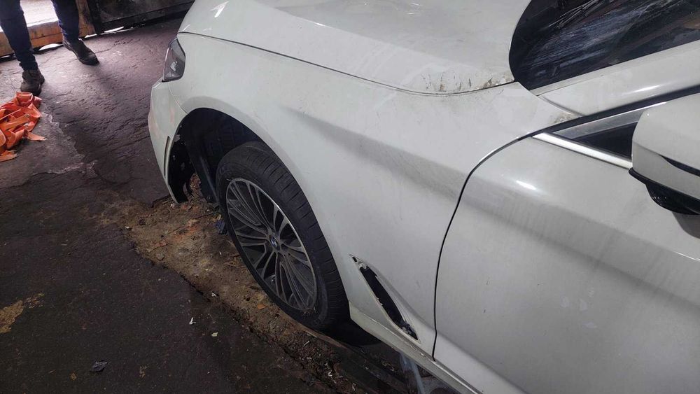 Bmw g30  передня ліва четверть метал левая