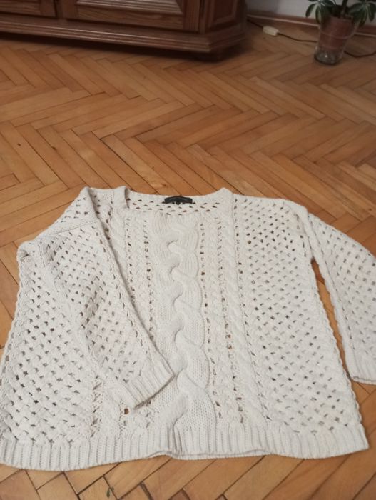 Sweter damski na długi rękaw, firmy river island  kolor kremowy.