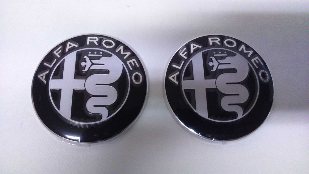 Alfa Romeo - Conjunto kit de 9 emblemas/símbolos e centros de jante