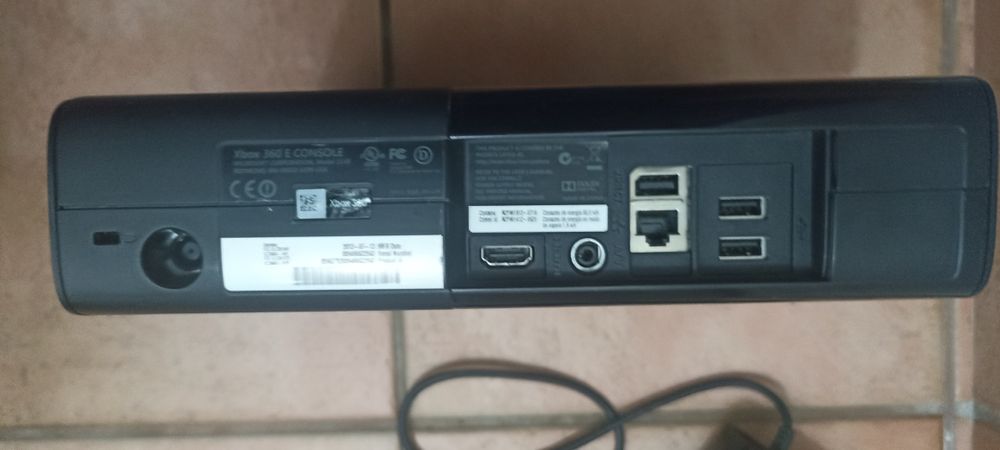 Xbox 360 com disco externo e desbloqueada