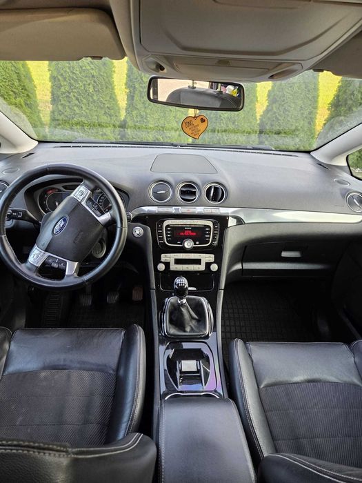 Samichód osobowy Ford S-MAX