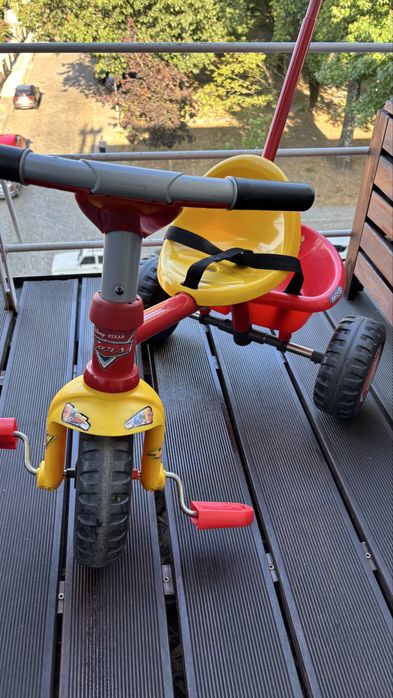 Triciclo disney cars