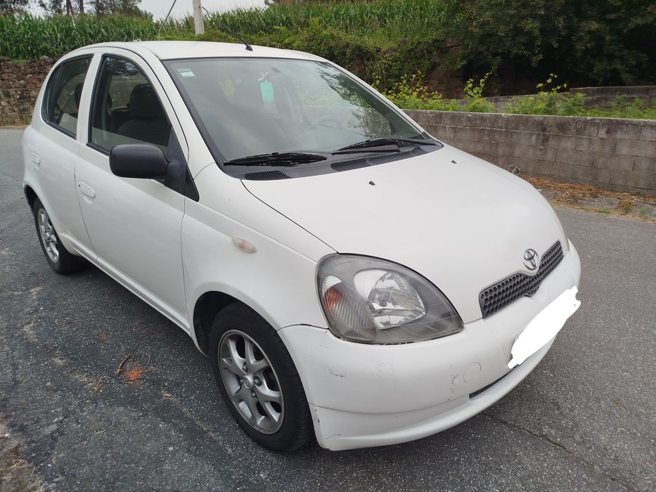 Carro estado razoável