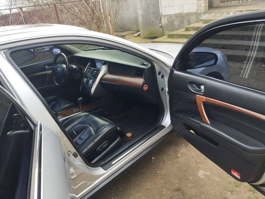 Продам срочно автомобиль