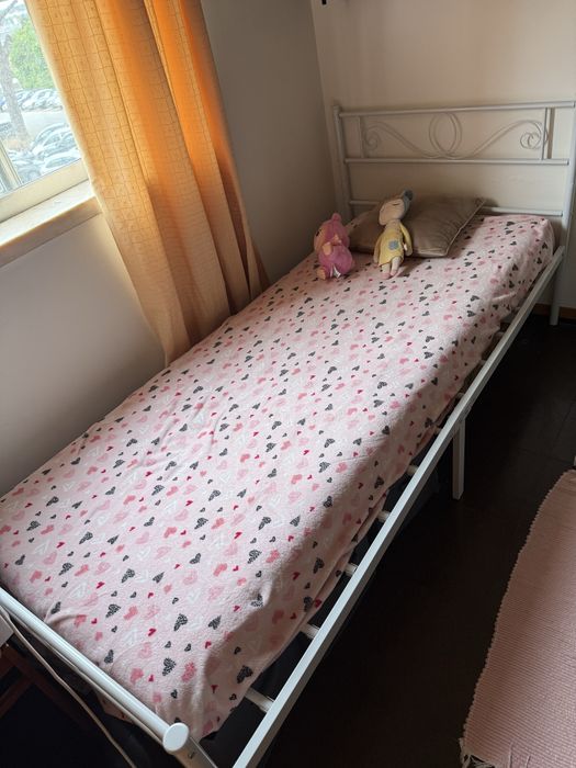 Cama solteiro com colchão